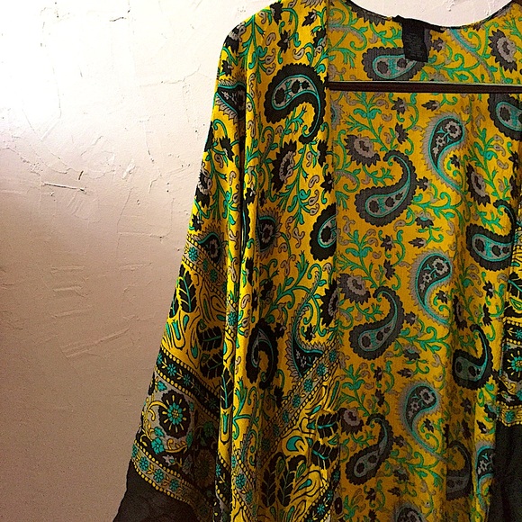Steve Madden Indian Paisley Shawn Gown Cape - Picture 7 of 16